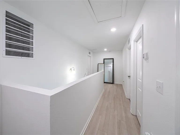 8688 Sportsman Loop — Photo 31