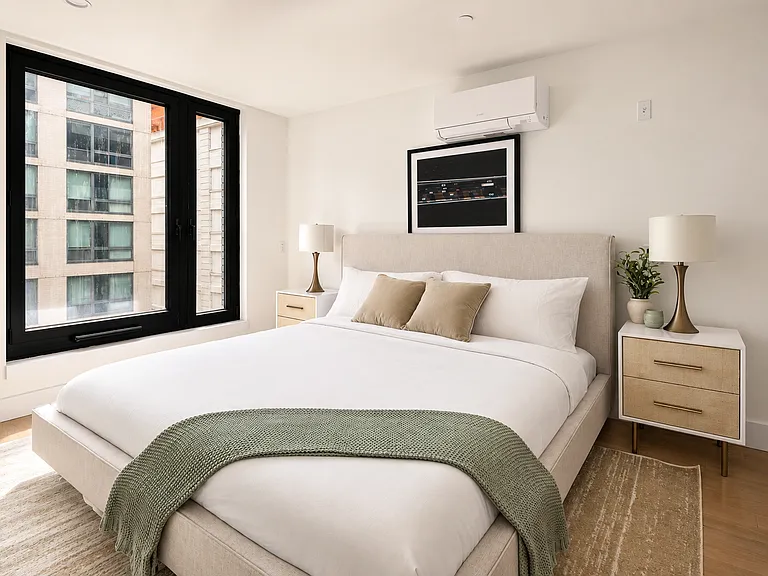 260 Gold St #914 — Photo 4