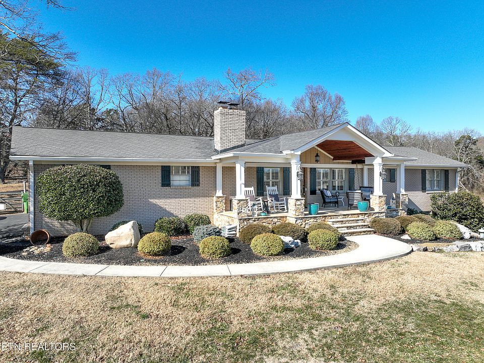値下げ不可　house on the hill_ Parent Bag_Tile 902 Summer Hill Ct, Friendsville, TN 37737 | Zillow