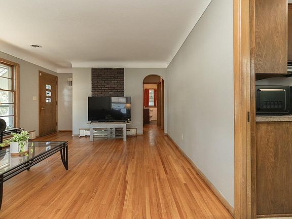 5th image of 1751 Larpenteur Ave E