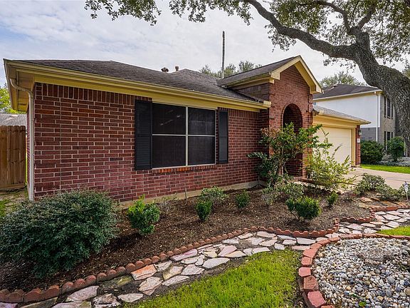 2nd image of 3050 Texas Oak Dr