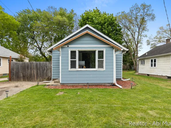 2852 Longstreet Ave SW, Wyoming, MI 49509