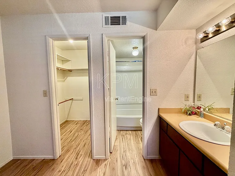 1537 Pyrenees Ave #22 — Photo 11
