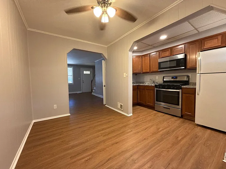 333 N Grantley St — Photo 5