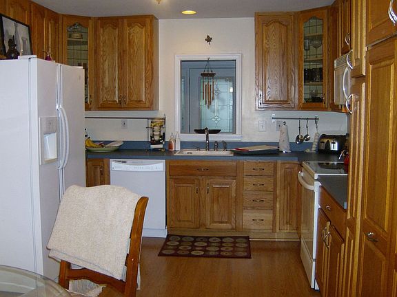 Kitchen with pass thru