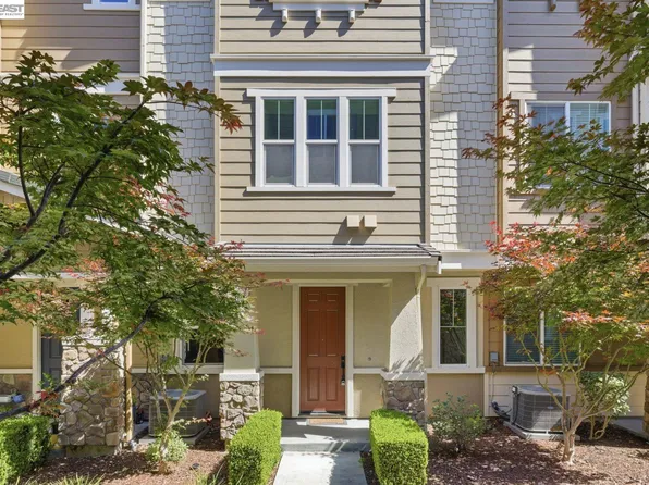 6677 S Mariposa Ln, Dublin, CA 94568