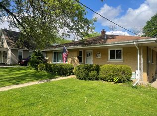 407 N Main St, Eureka, IL