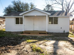 460 Bay St, Elloree, SC 29047