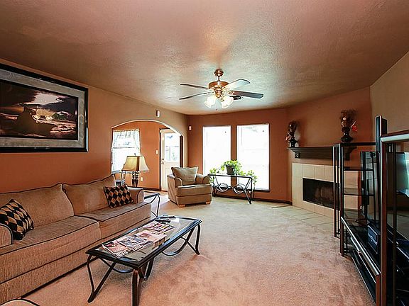 4th image of 412 Mystic Glen Loop
