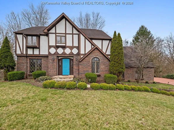 2 Fairway Dr, South Charleston, WV 25309