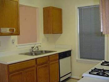 5th image of 3494 Grovewood Ln