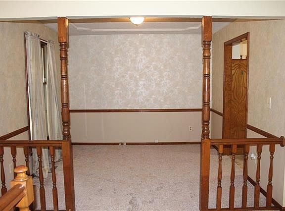 4th image of 203 SE Brownfield Dr
