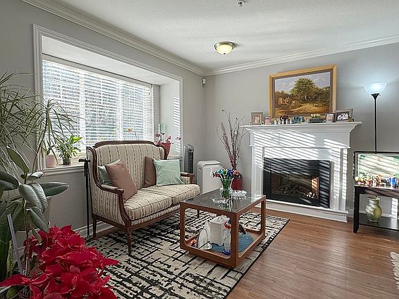4th image of 11255 132nd St #39
