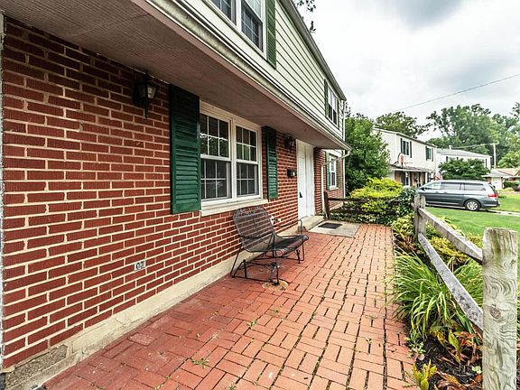 4th image of 3533 Madrid Dr