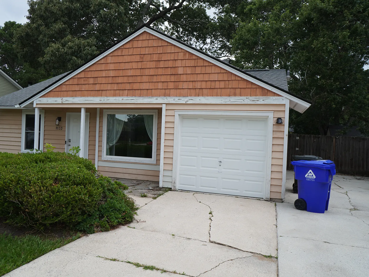 3 bed, 1290 sqft, $3,195 — Photo 1