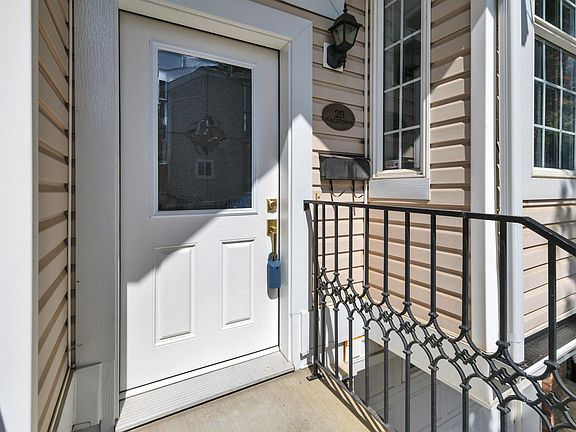 4th image of 10235 111th St NW #29