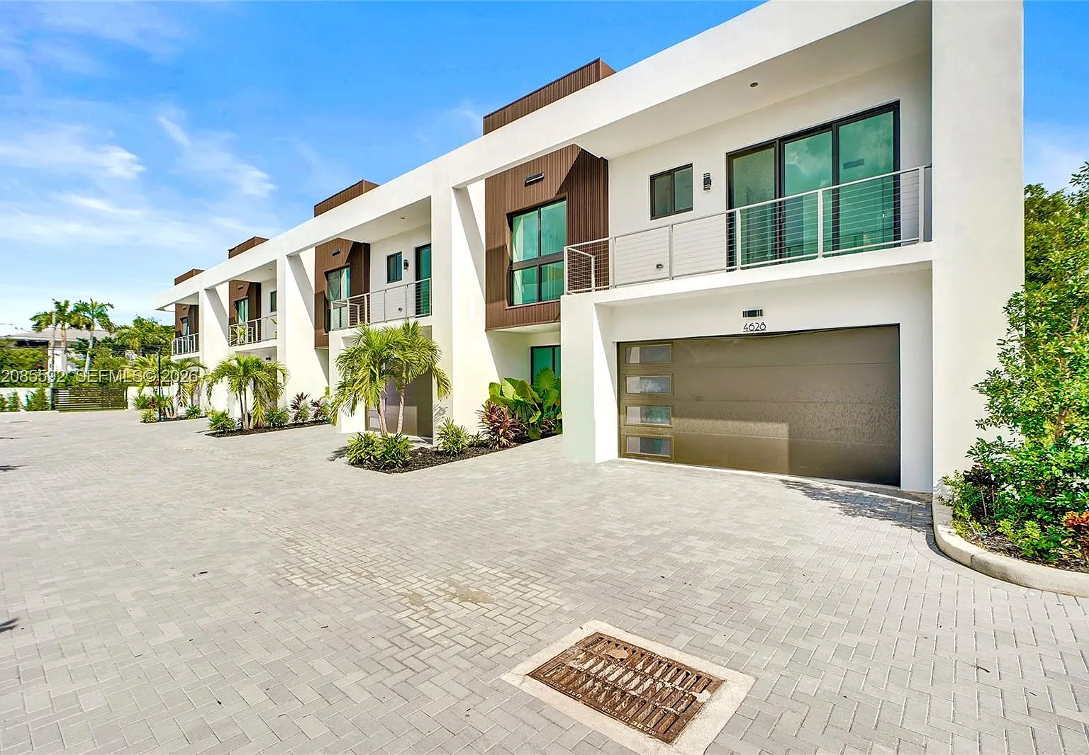 3 bed, 2.5 bath, 2040 sqft, $6,500 — Photo 3