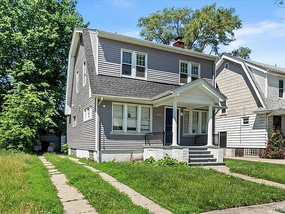 2nd image of 3935 Chatsworth St
