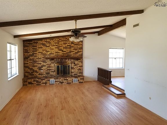 3rd image of 2826 Center Dr