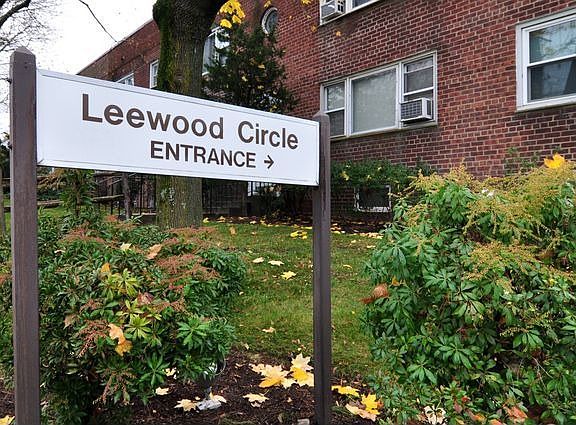 3rd image of 12 Leewood Cir
