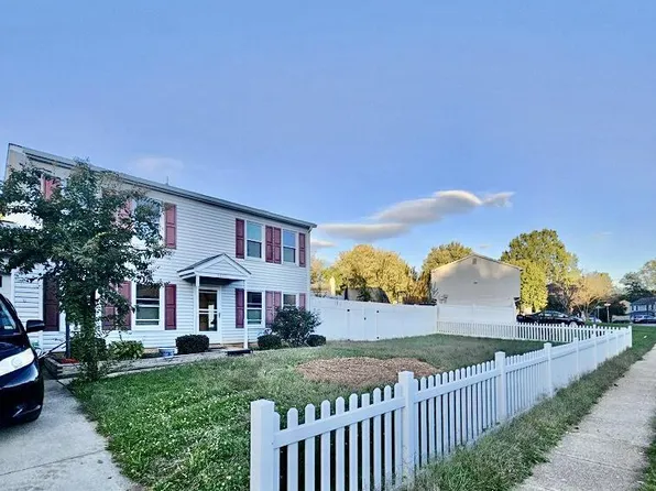 5611 Roundtree Dr, Woodbridge, VA 22193