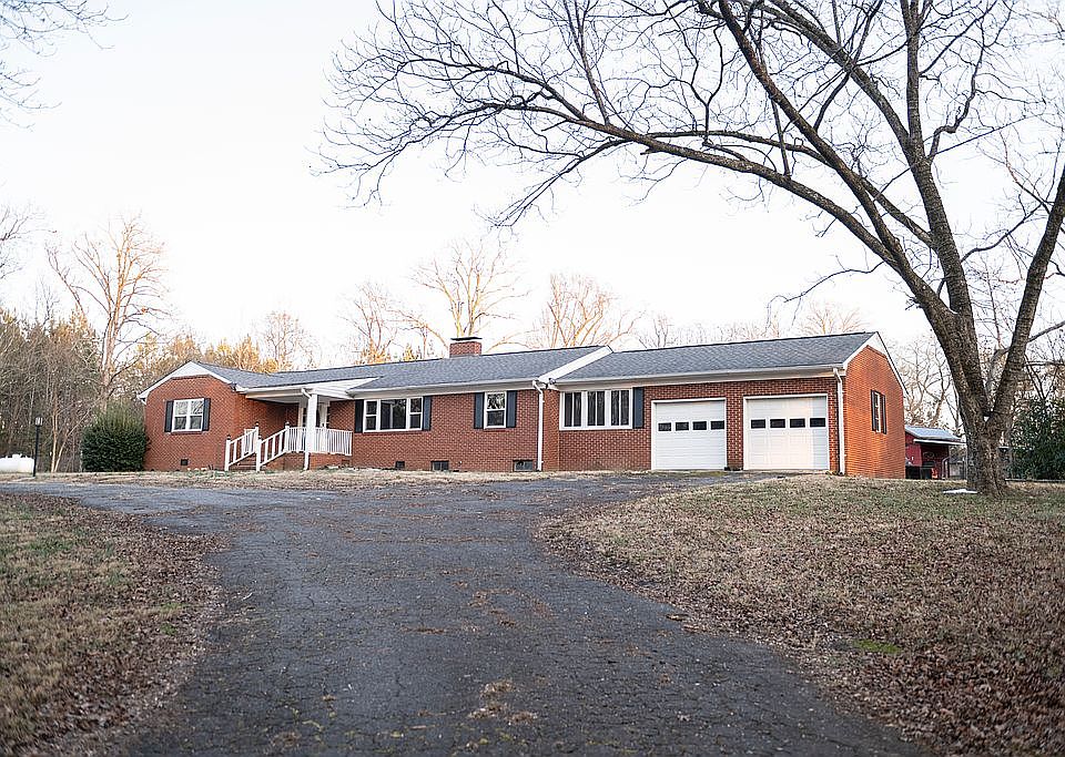 1st image of 2727 N Moore Rd