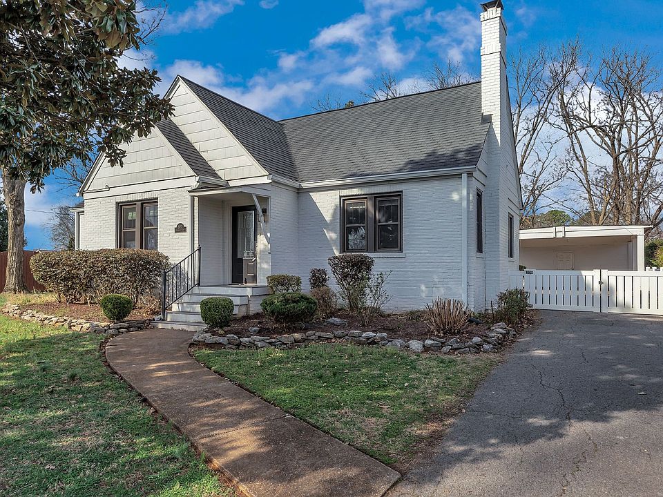 1st image of 807 Kingwood Dr