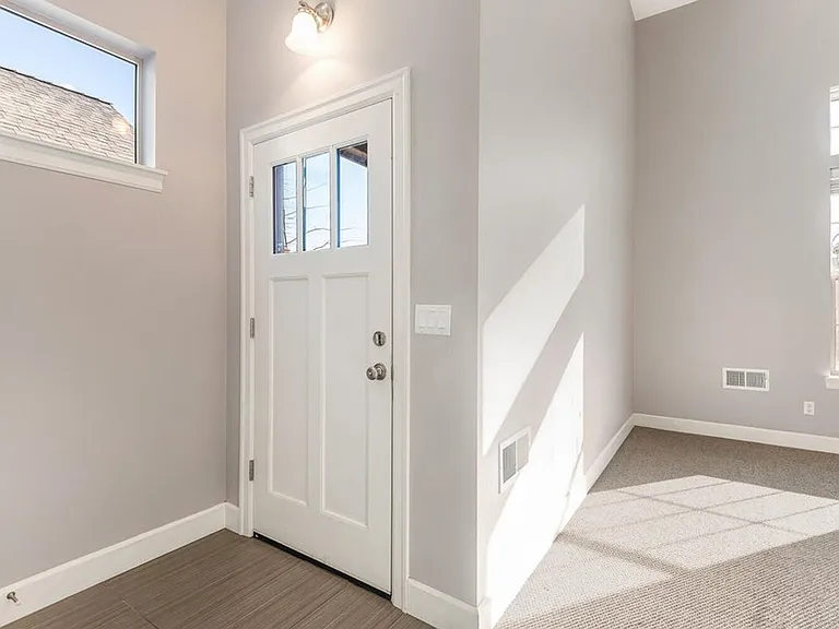 63135 NE Beaufort Ct — Photo 12