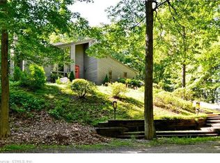 12 Pinnacle Rd, Farmington, CT 06032