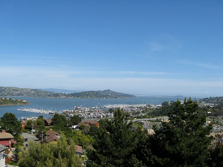 Bay View | Summit at Sausalito | Luxury Apartments at Sausalito