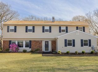 4 Kerry Ct, Centereach, NY 11720