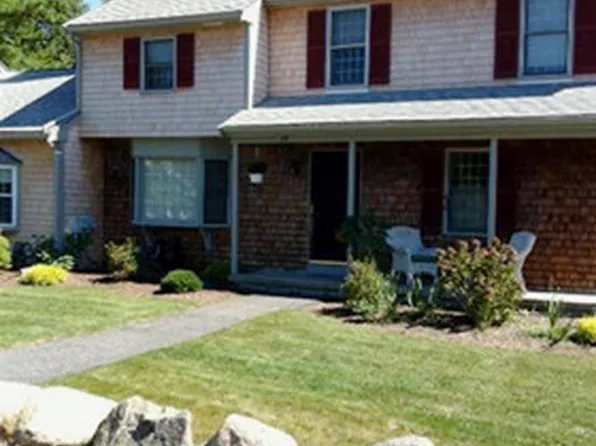 20 Debs Hill Rd, Yarmouth Port, MA 02675