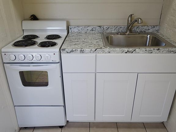 4th image of 2525 N Winstel Blvd #7
