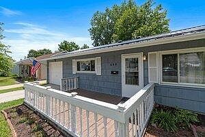4th image of 489 Roberts Ave
