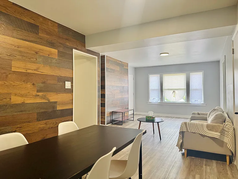 5737 Hobart St #5 — Photo 3