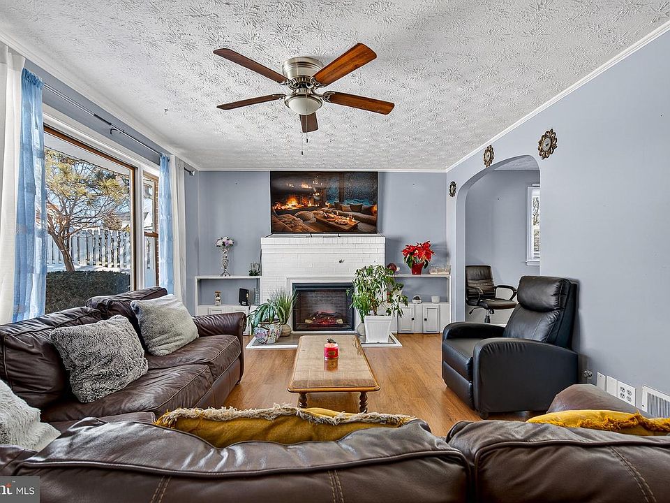 1st image of 3505 E Joppa Rd