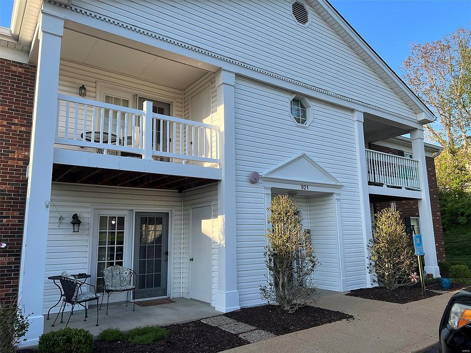 1st image of 921 Hanna Place Ct APT B