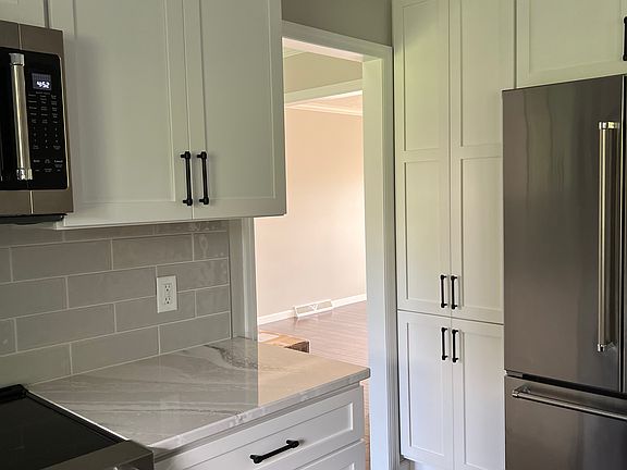 4th image of 4575 Hamilton Dr