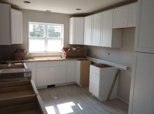 1121 Jackson Ave, Wauconda, IL 60084