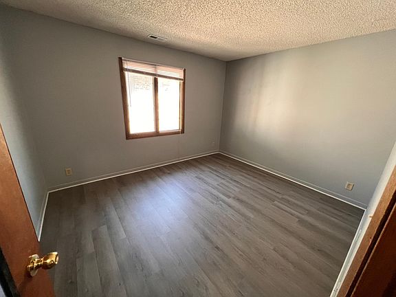5th image of 3148 Orchard St