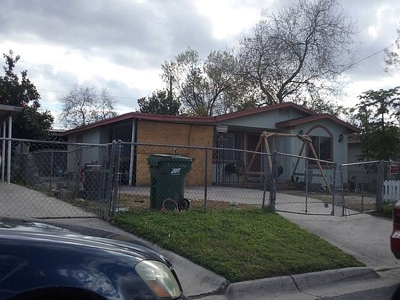 3rd image of 2934 Dana St