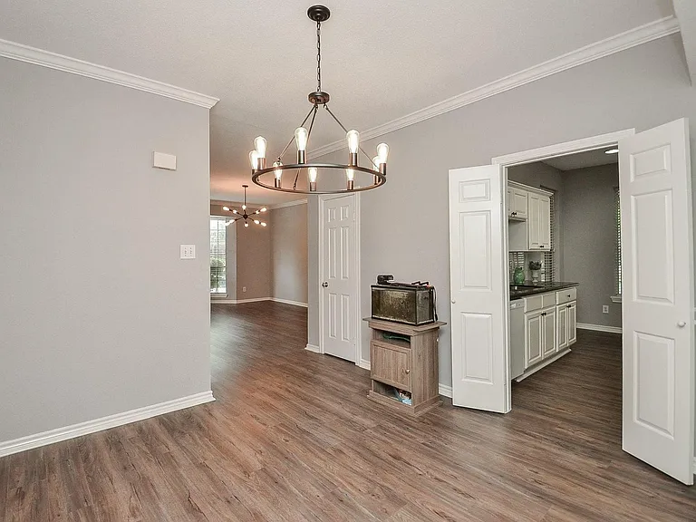 2255 Braeswood Park Dr #195 — Photo 8