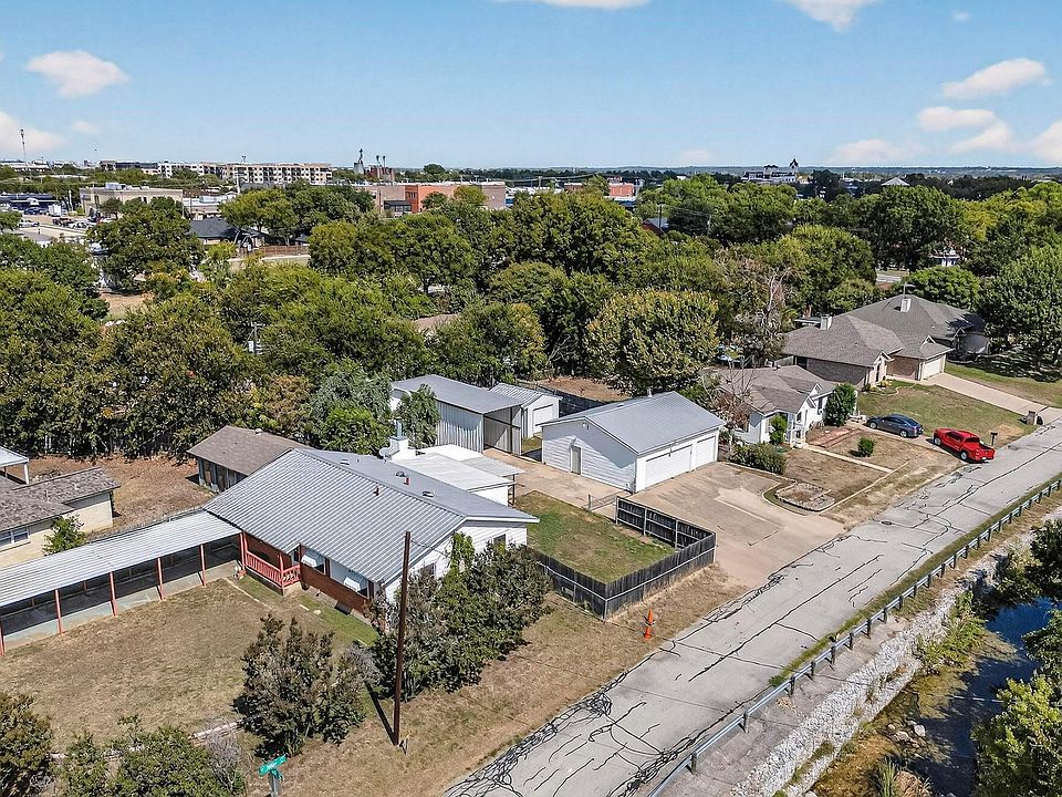 1st image of 157 SE Tarrant Ave