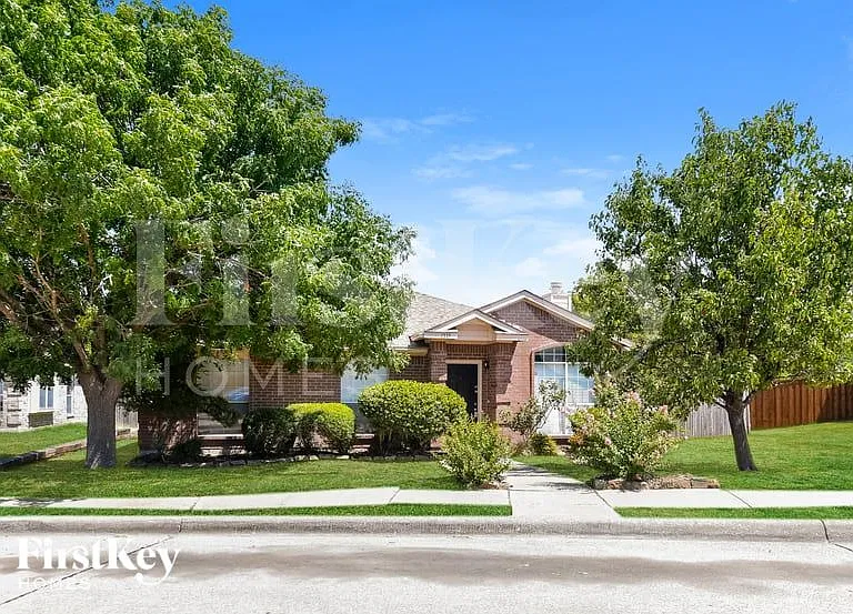 1519 Cedarcrest Cir — Photo 1