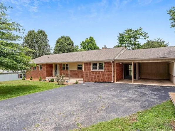 908 Chestnut St, Livingston, TN 38570