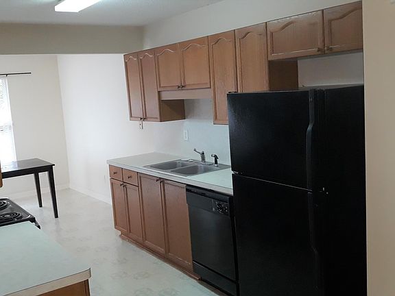 2nd image of 6710 Lakewood Dr