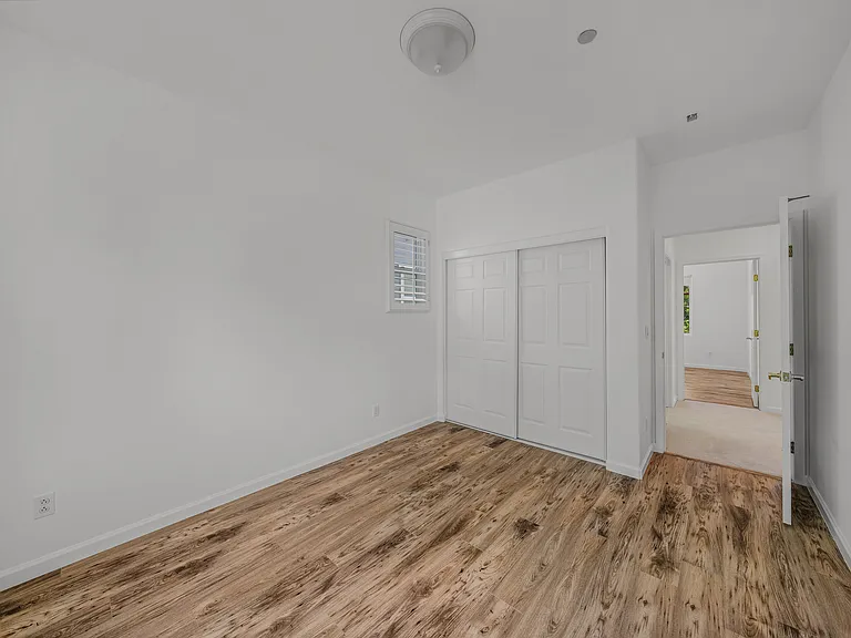 100 Portsmouth Dr — Photo 46