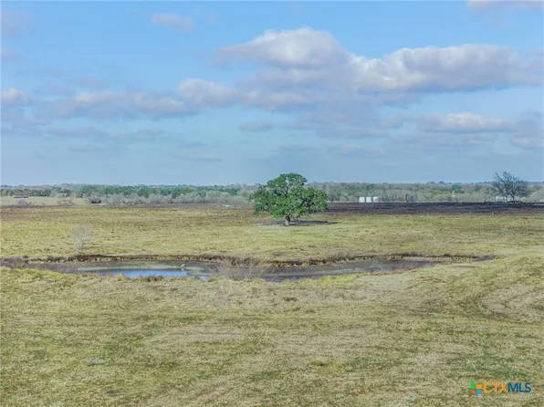 2171 E High Way #237, Shiner, TX 77984