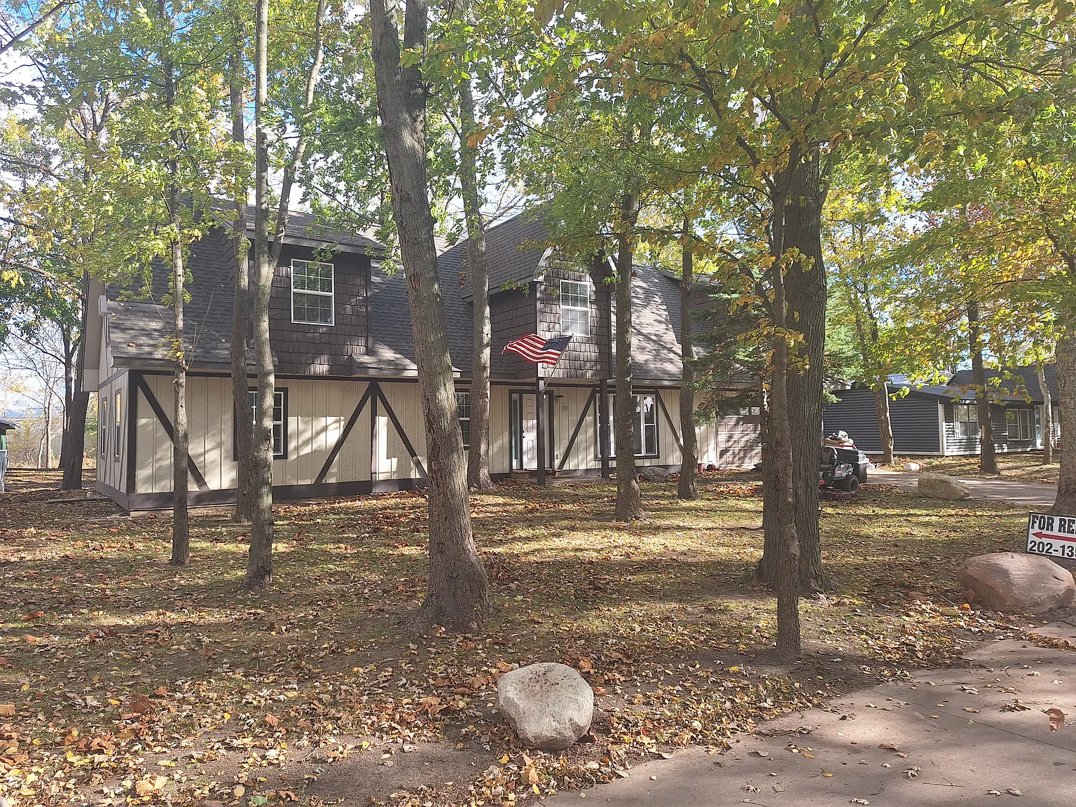 4 bed, 2400 sqft, $2,500 — Photo 3
