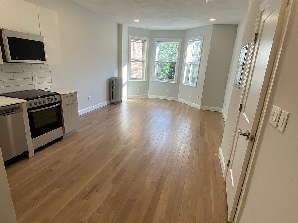 1st image of 104 Queensberry St APT 8